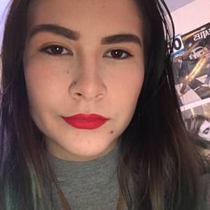 Meet your Posher, Crystal